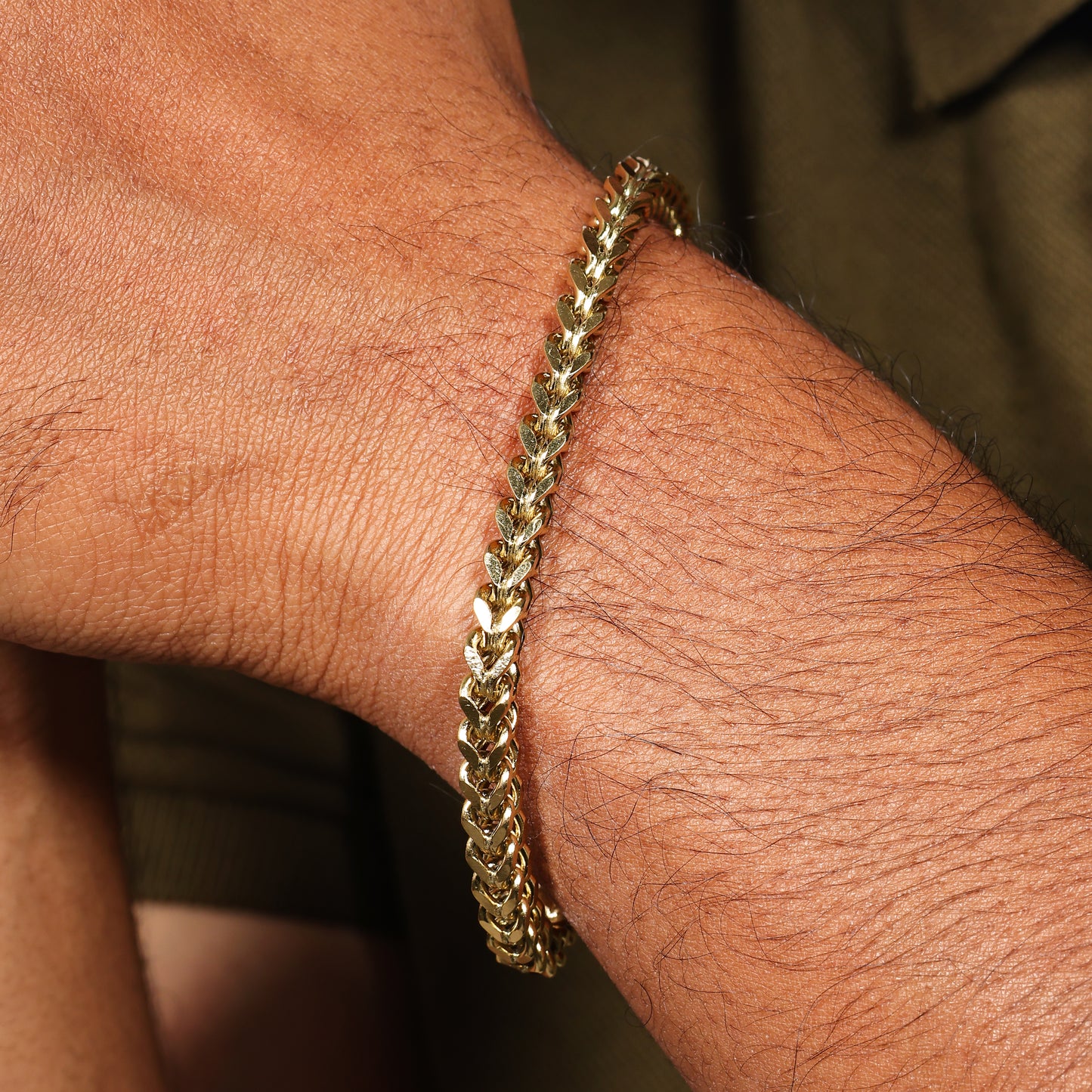 Chunky Cuban Link Bracelet for Men & Women – Solid Chain Jewelry – Minimalist Steel Bracelet - 7 Inch Curb Style Gift for Him or Her