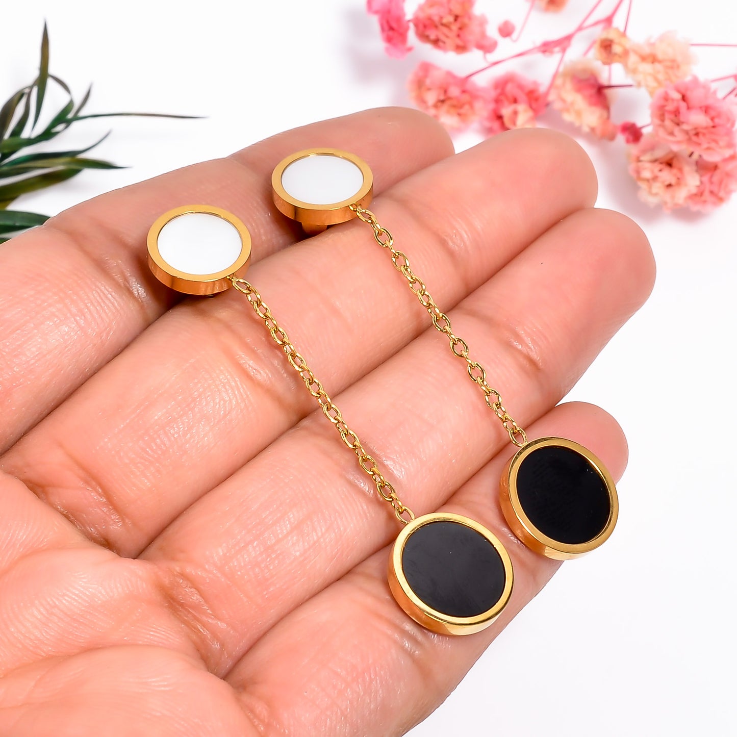 Chain Earrings, Black and White Circle Drop Earrings – Minimal Gold Dangle Earrings for Women, Elegant Everyday Jewelry, Gift for Her