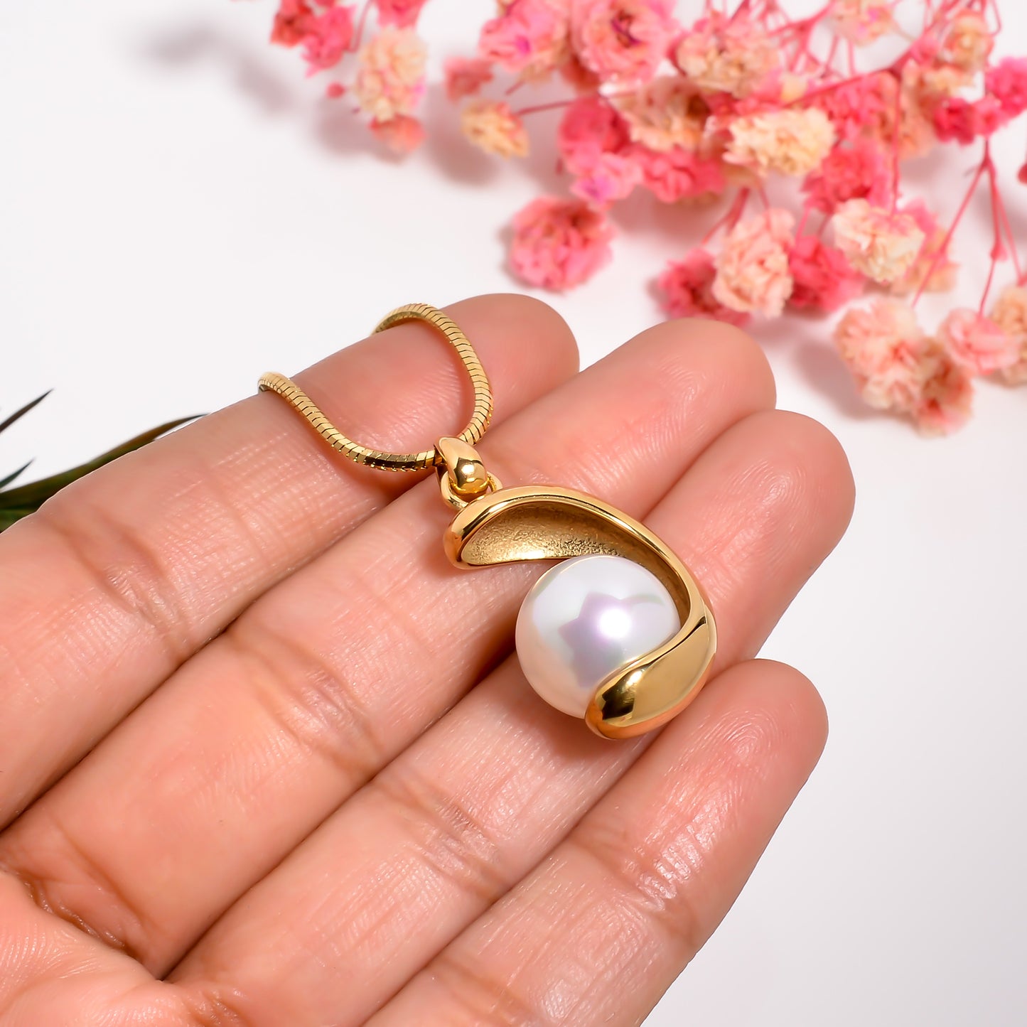 Mother of Pearl Pendant, Anniversary Gift for Her, Elegant Jewelry, Charm Necklace, Pearl Pendant, Adjustable Chain Pendant, Women Jewelry