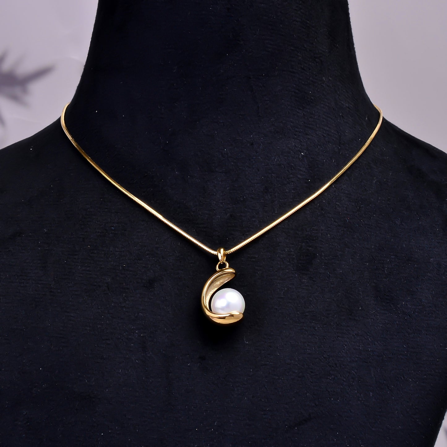 Mother of Pearl Pendant, Anniversary Gift for Her, Elegant Jewelry, Charm Necklace, Pearl Pendant, Adjustable Chain Pendant, Women Jewelry